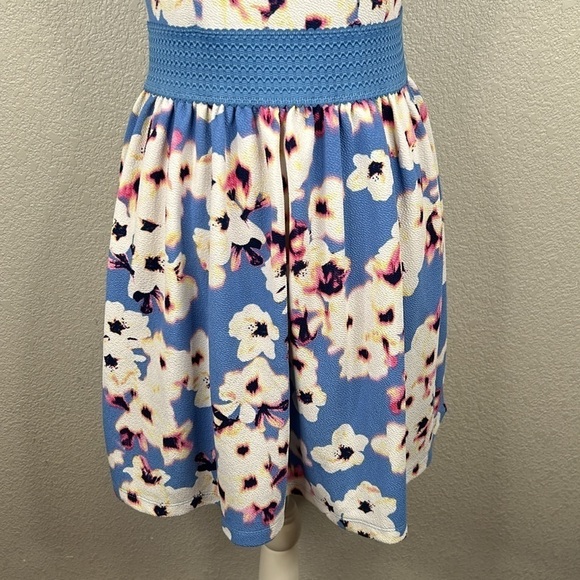 Three Hearts Blue & Pink Floral Summer Dress Size Medium - Picture 3 of 5